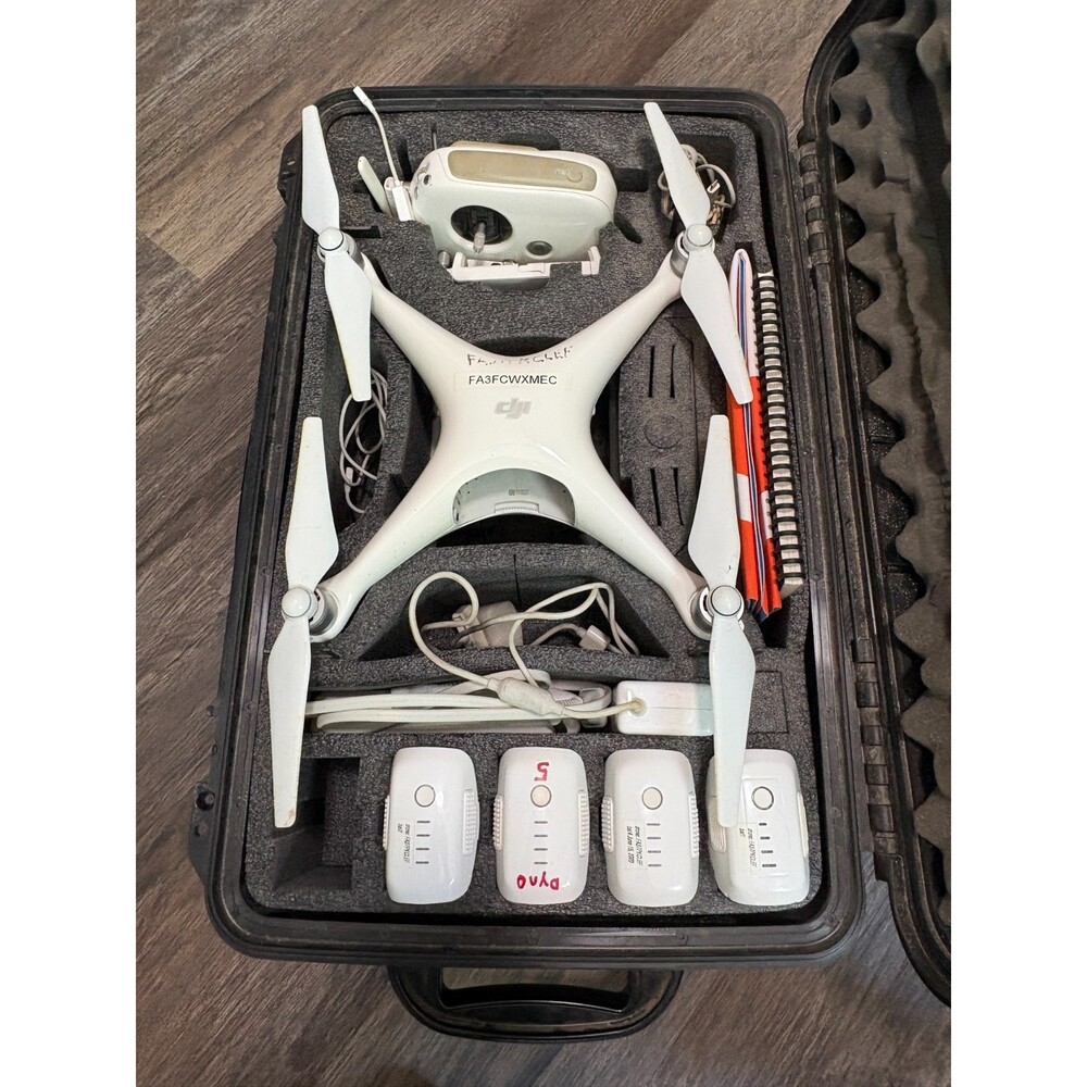 DJI Phantom 4 drone with accessories chargers Case Club case lot